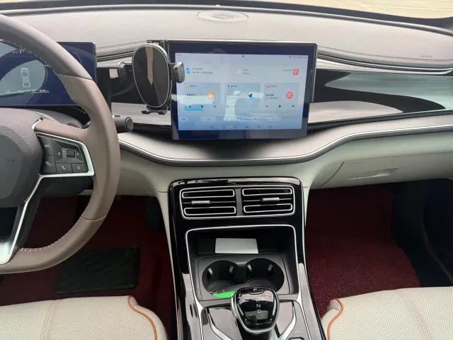 BYD Qin PLUS — Фото автомобиля 11