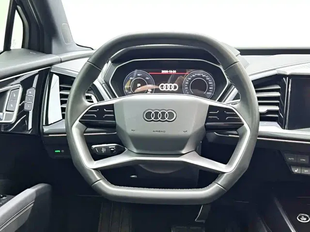 Audi Q4 e-tron — Фото автомобиля 16