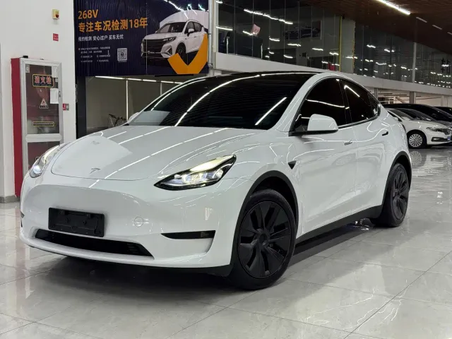 Фотография автомобиля — Tesla Model Y