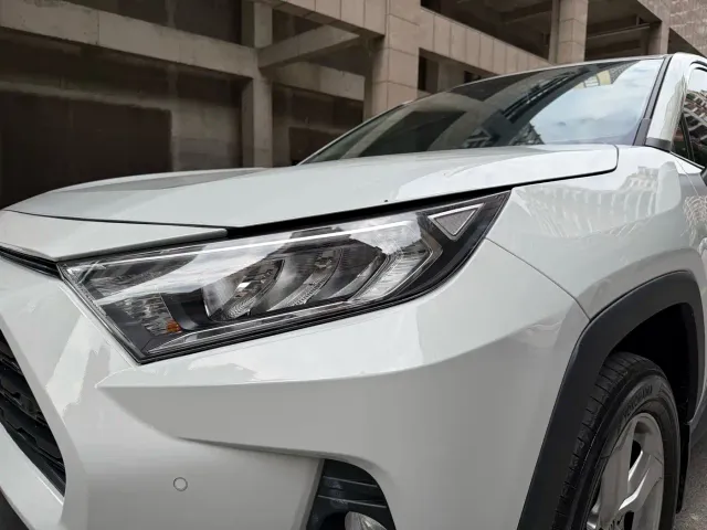 Toyota RAV4 — Фото автомобиля 6