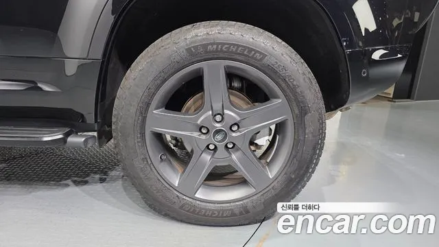Land Rover Defender Defender (L663) 110 P300 X-Dynamic SE — Фото автомобиля 21