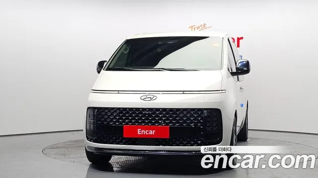 Hyundai Staria Staria 4WD Lounge 9 мест — Фото автомобиля 3