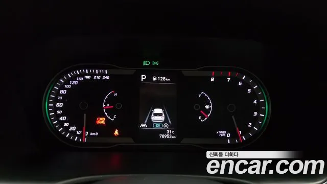 Hyundai Tucson Tucson (NX4) Бензин 1.6 турбо 2WD — Фото автомобиля 8