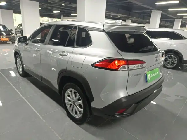 Toyota Frontlander — Фото автомобиля 4