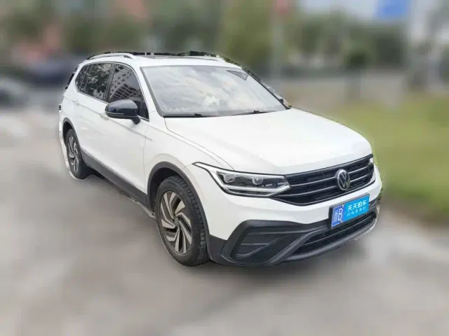 Volkswagen Tiguan L — Фото автомобиля 3