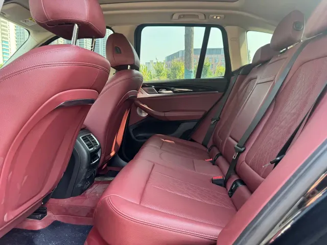 BMW iX3 — Фото автомобиля 6
