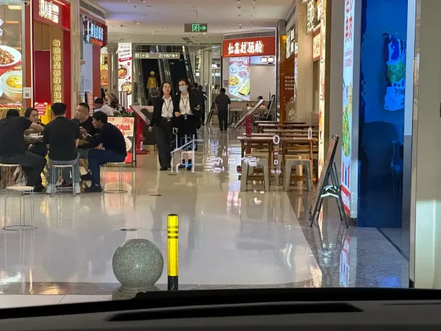 Li Auto MEGA — Фото автомобиля 14