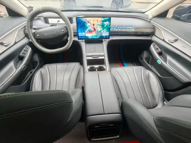Exeed Exlantix ES 2024 Model National Trend Edition — Фото автомобиля 2