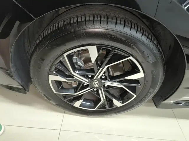 Hyundai Sonata — Фото автомобиля 22