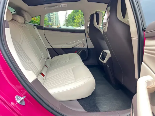 Xiaomi Auto Xiaomi SU7 2026 All-Wheel Drive Edition — Фото автомобиля 18