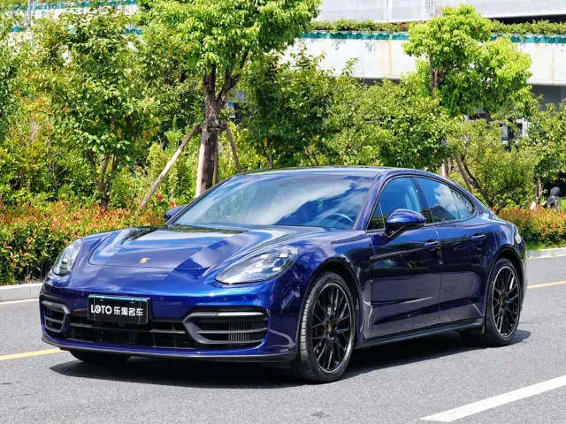 Фотография автомобиля — Porsche Panamera