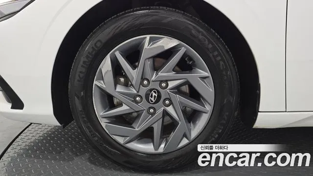 Hyundai Avante CN7 — Фото автомобиля 5