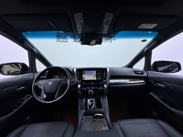 Toyota Vellfire — Фото автомобиля 15