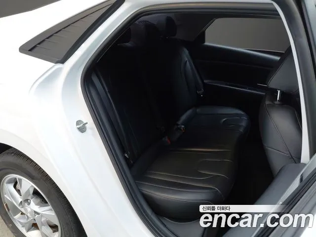 Hyundai AVANTE Avante (CN7) 1.6 LPi (Для проката) — Фото автомобиля 11