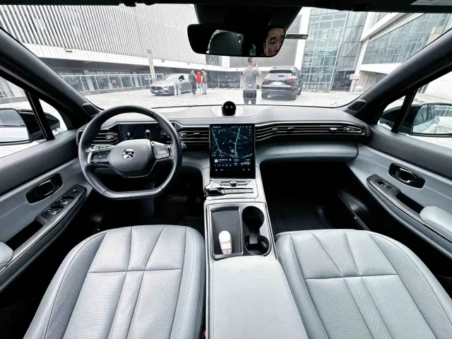 Nio ES8 — Фото автомобиля 7