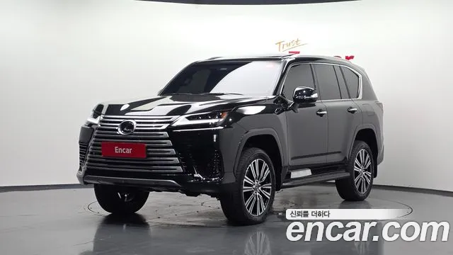 Фотография автомобиля — Lexus LX 4th Gen