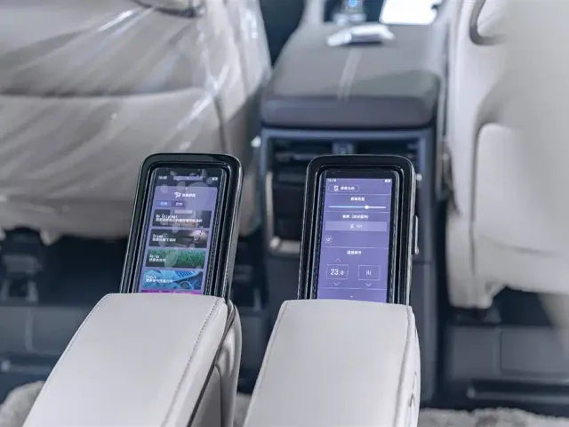 Toyota Vellfire — Фото автомобиля 16