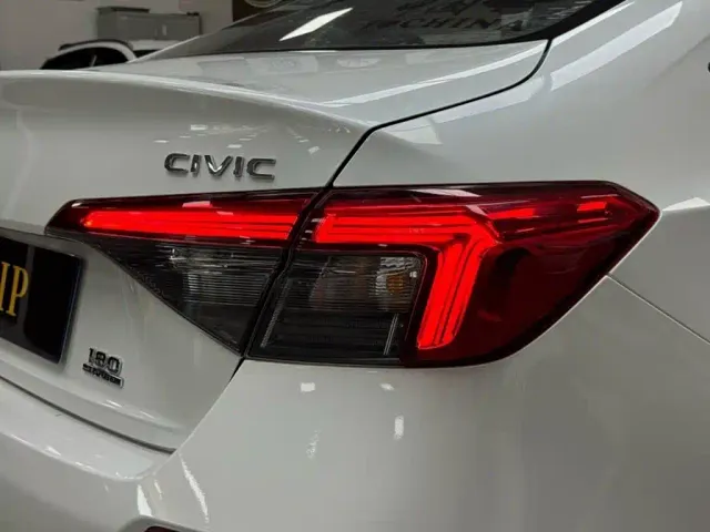 Honda Civic — Фото автомобиля 20