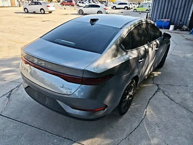 BYD Qin PLUS — Фото автомобиля 6