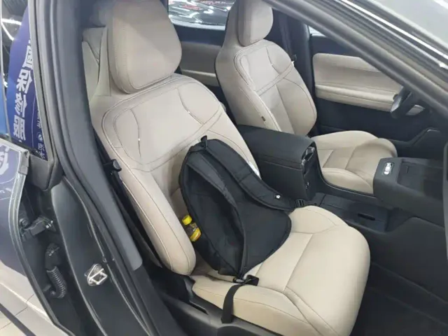 Volvo Volvo XC70 Plug-in Hybrid 2025 Standard — Фото автомобиля 24