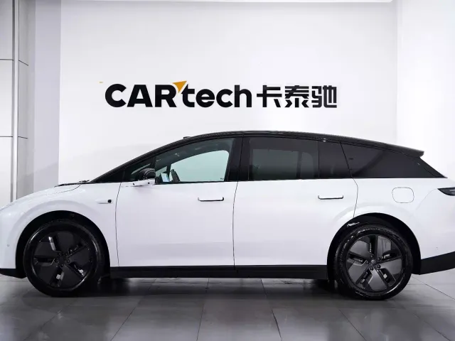 Li Auto i6 — Фото автомобиля 3