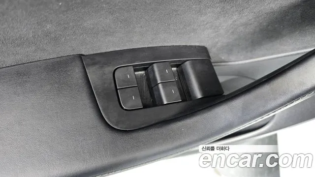 Tesla Model 3 — Фото автомобиля 16