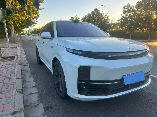 Li Auto L7 — Фото автомобиля 3