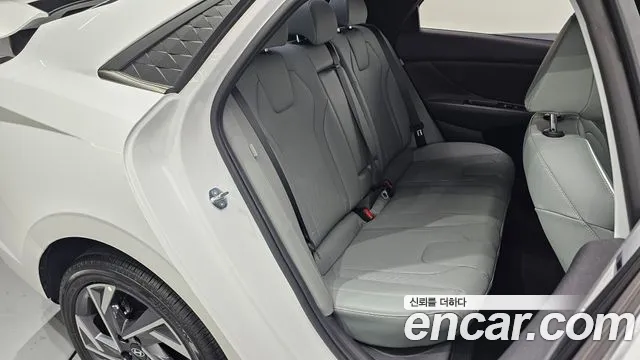Hyundai Avante CN7 — Фото автомобиля 17