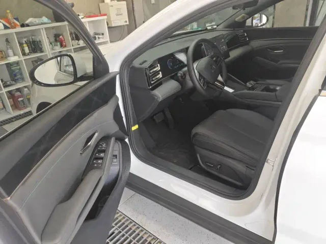 BYD Qin L — Фото автомобиля 12