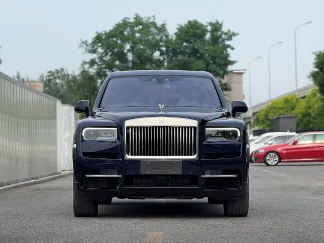 Rolls-Royce Cullinan — Фото автомобиля 2