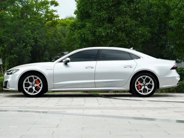 Audi A7L — Фото автомобиля 10