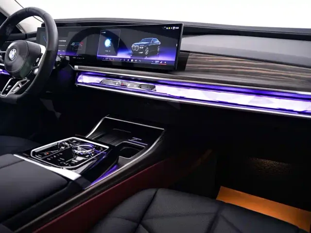 BMW 7 Series — Фото автомобиля 25