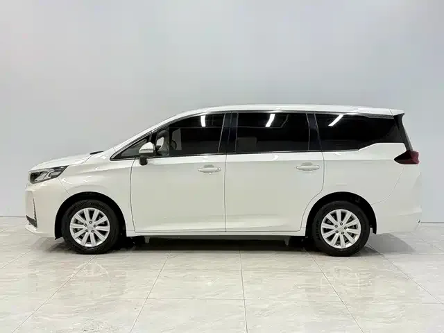 GAC Trumpchi M6 — Фото автомобиля 2