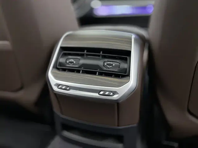 BMW 7 Series — Фото автомобиля 27