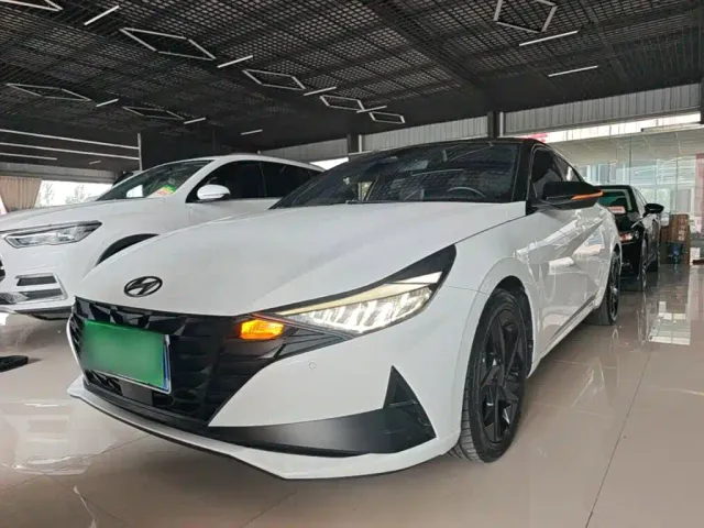 Hyundai Elantra — Фото автомобиля 2