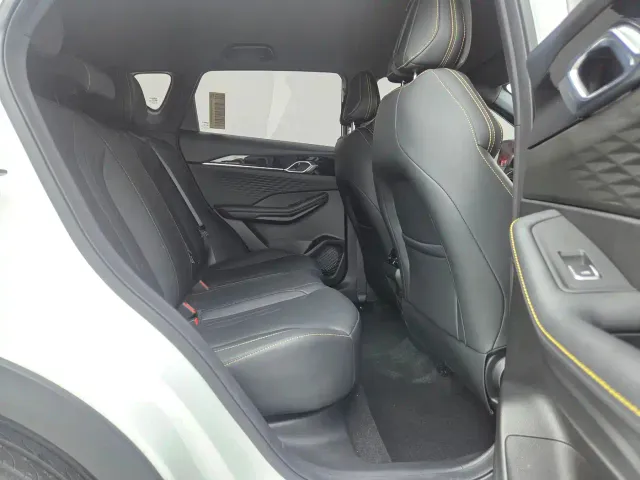 Geely Binyue — Фото автомобиля 12