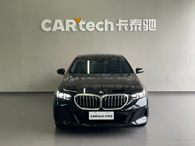BMW 5 Series — Фото автомобиля 2