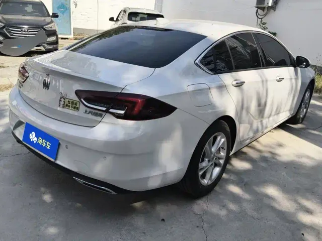 Buick Regal — Фото автомобиля 3