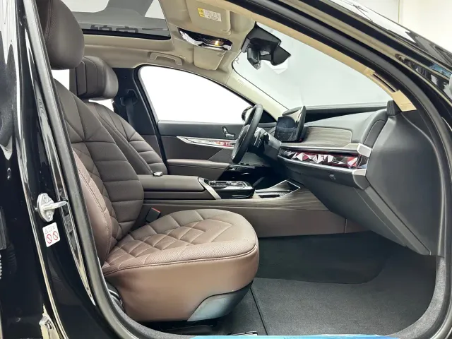 BMW 7 Series — Фото автомобиля 22