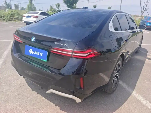 BMW i5 — Фото автомобиля 3