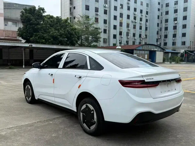 Geely Geometry A — Фото автомобиля 6
