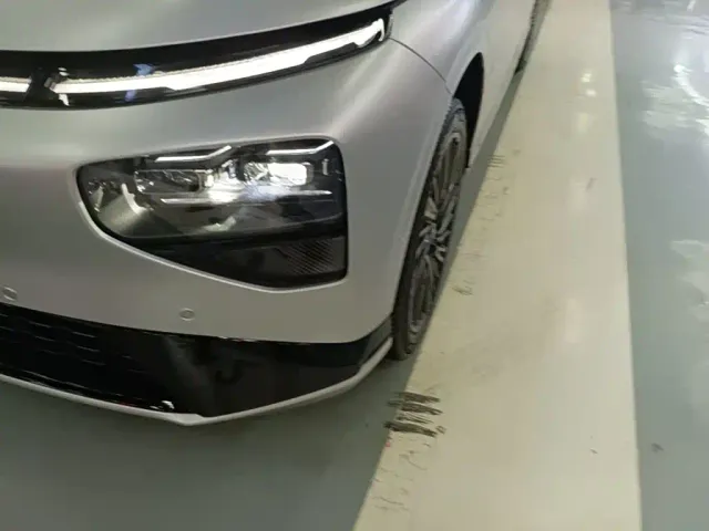 Xpeng G9 — Фото автомобиля 23