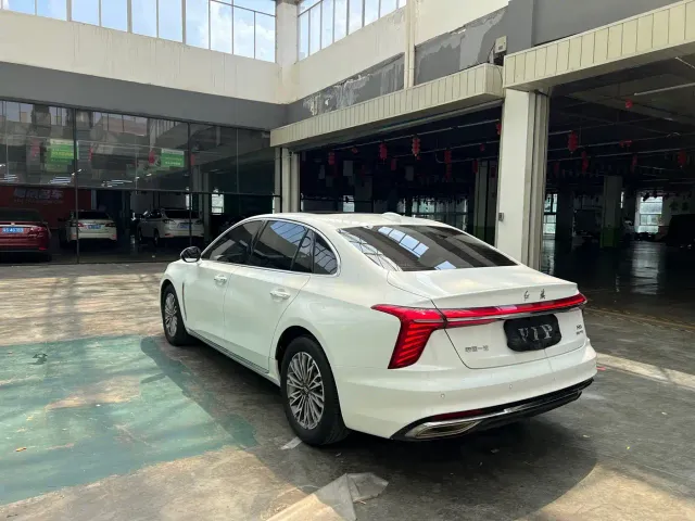 Hongqi H5 — Фото автомобиля 11
