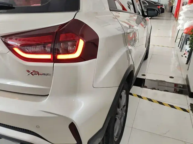 Livan X3 PRO — Фото автомобиля 7