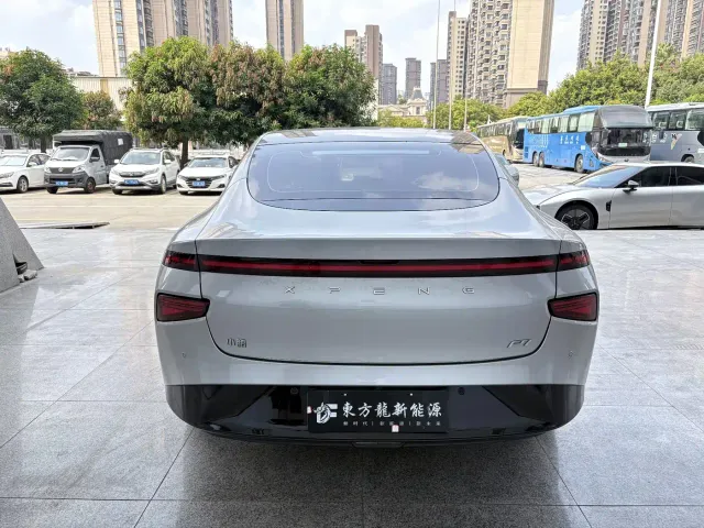 Xpeng P7 — Фото автомобиля 8