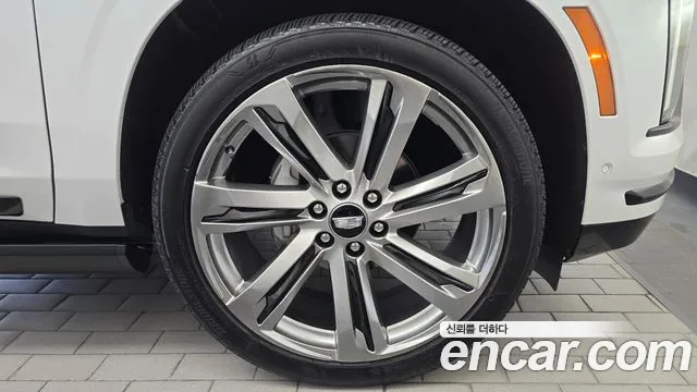 Cadillac Escalade Generation 5 — Фото автомобиля 21