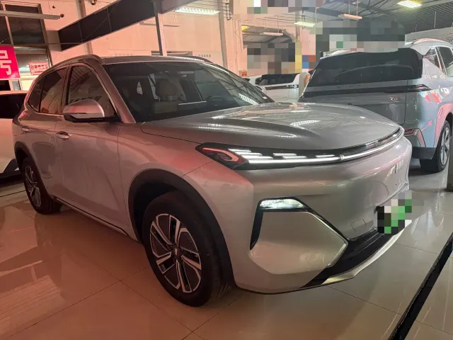 Geely Galaxy Galaxy Starship 7 EM-i 2025 120km Navigation Edition — Фото автомобиля 2