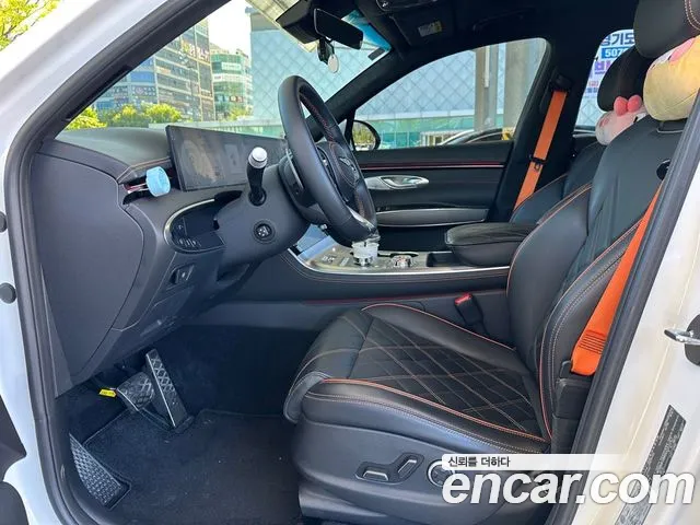 Genesis GV70 — Фото автомобиля 6