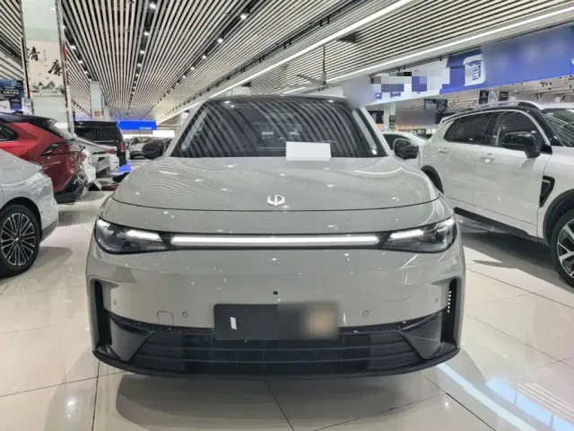 Leapmotor C10 — Фото автомобиля 2