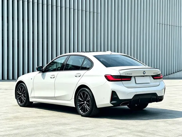 BMW 3 Series — Фото автомобиля 12